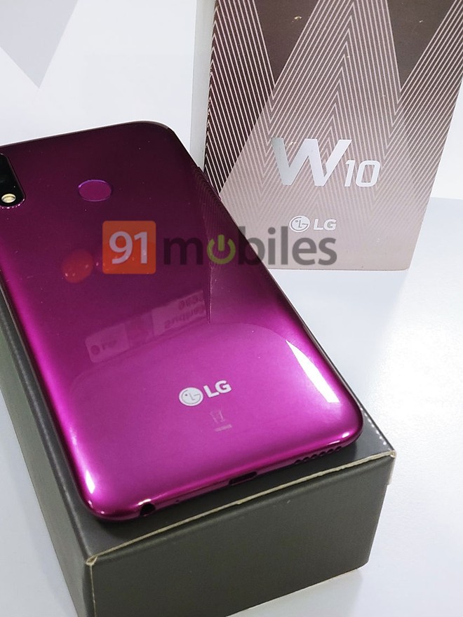 LG W10 comes in photo display option in pink and dual camera